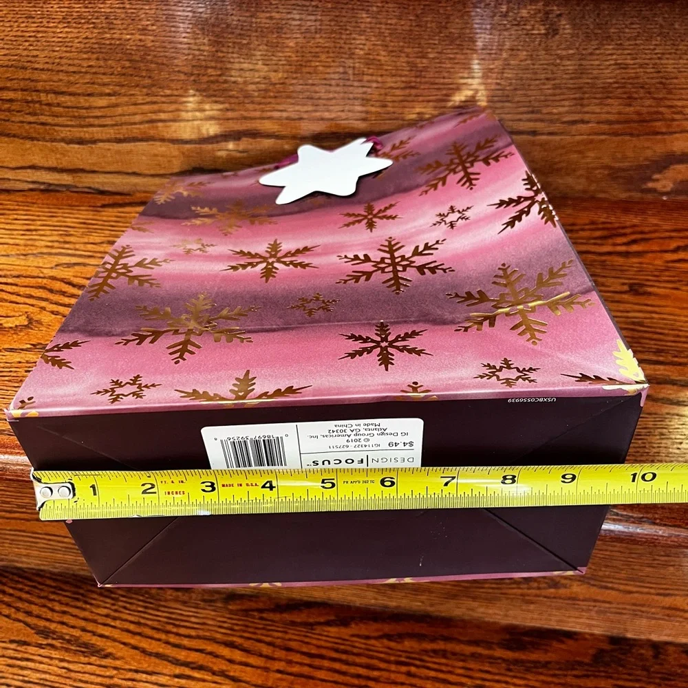Design Focus Holiday Christmas Gift Bags